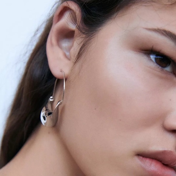 🔆3/$30 New Zara Twisting Hoops - Picture 2 of 2